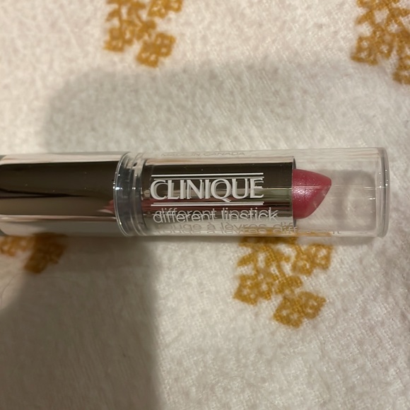 Clinique different lipstick& lash doubling mascara - Picture 3 of 4